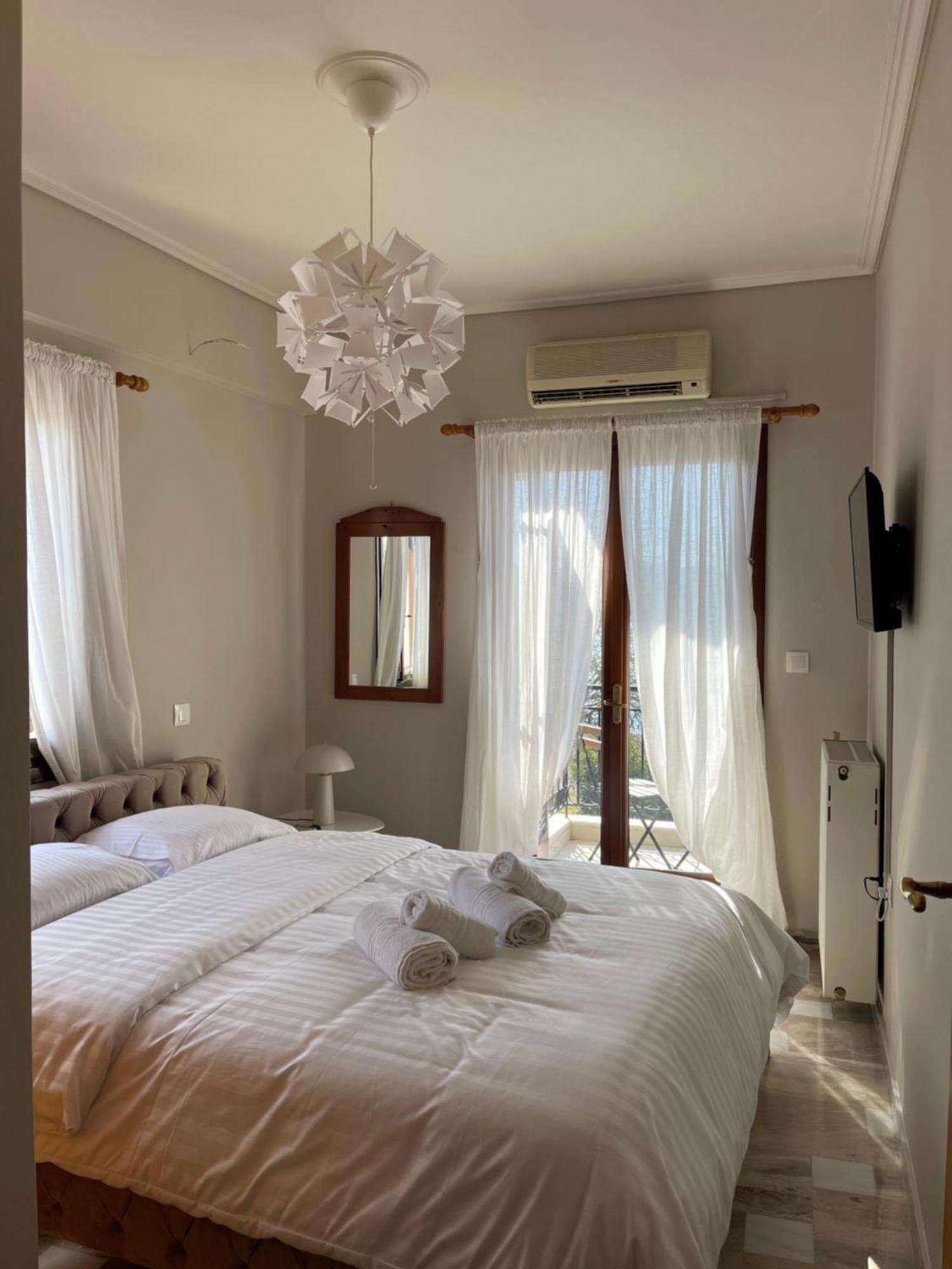 Regina Hotel Нафпактос Экстерьер фото